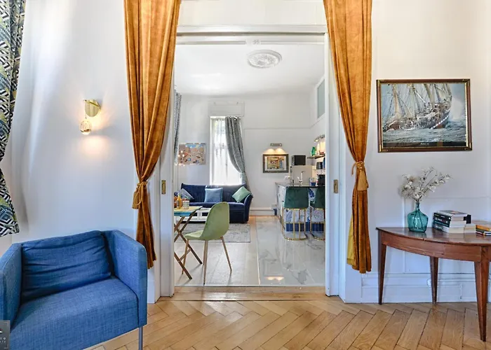 La Pepite De La Place Apartment